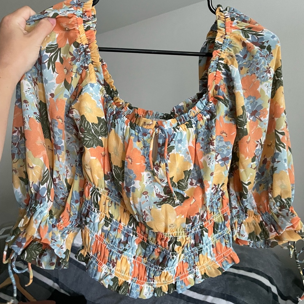 Abercrombie and Fitch orange floral puff sleeve top size S NWOT